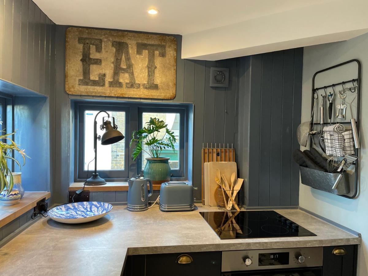 Fabulous Apartment Seconds From Beach By Whitstable-Holidays, Pudding Pan ภายนอก รูปภาพ